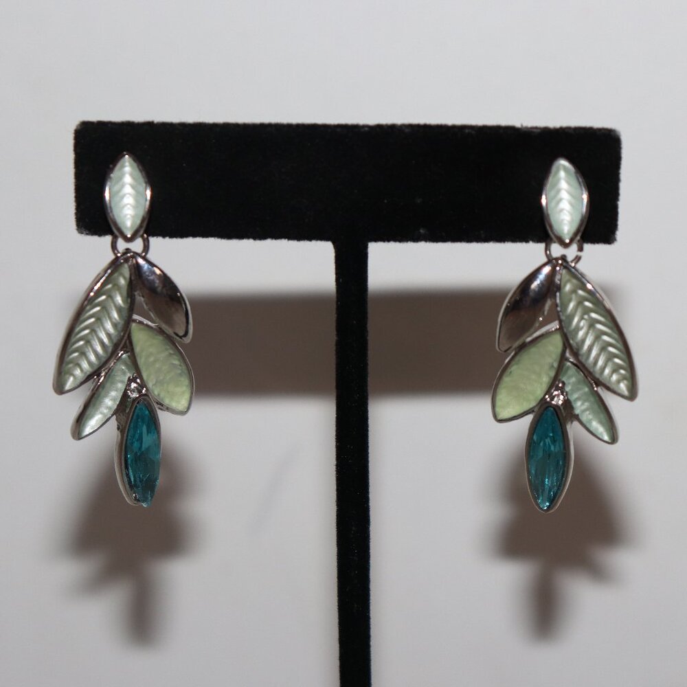 🌿💚 Silver + Green Leaf Dangle Earrings · 1.75" · Pierced 💚🌿